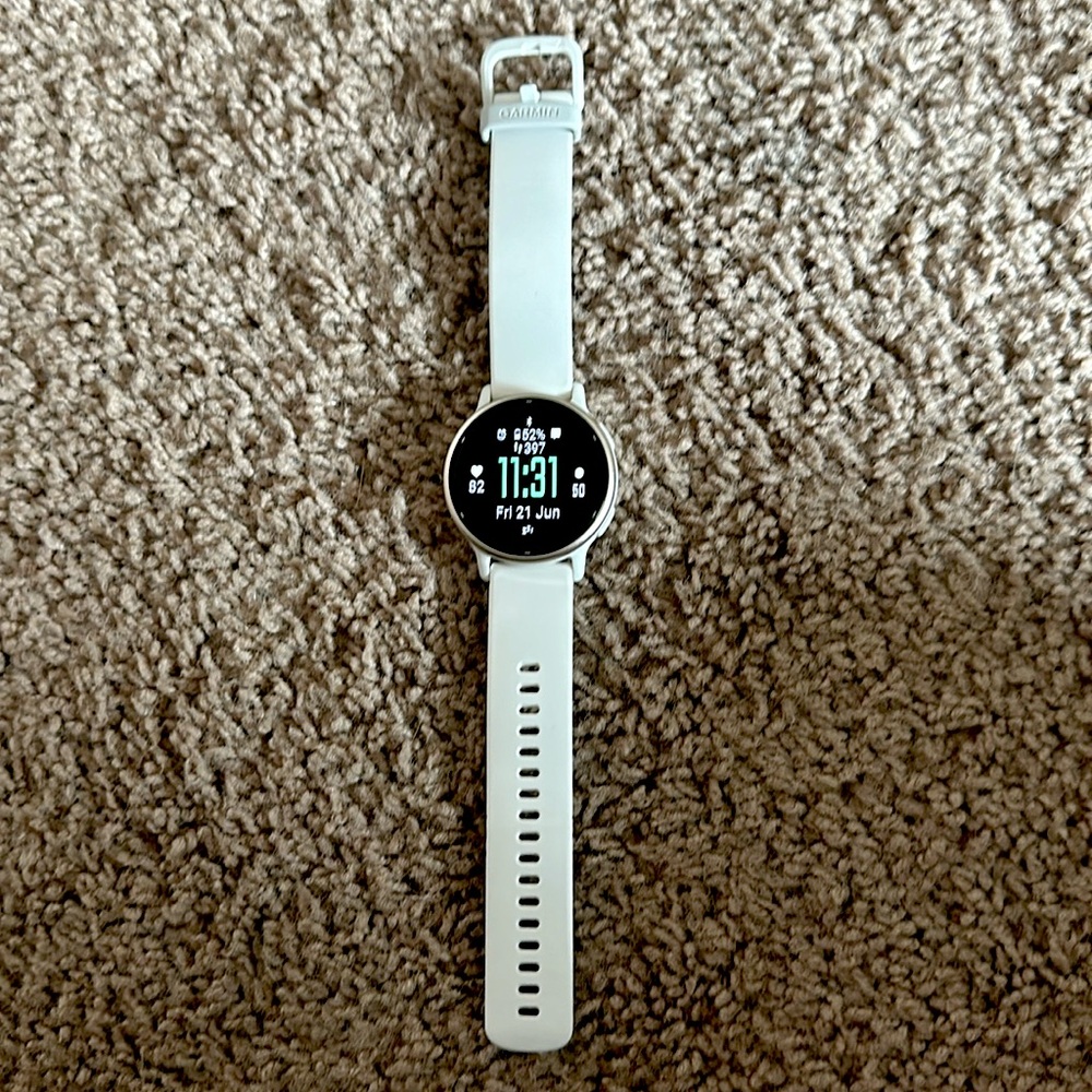Garmin Vivoactive 5 — BRAND NEW!